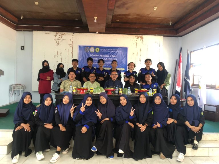 PH HMPS EP UMPalopo Periode 2023 Resmi Dilantik Dekan FEB UMPalopo