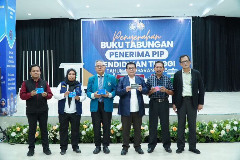 Penyerahan Buku Tabungan Penerima PIP Pendidikan Tinggi TA 2025 Digelar di MCC UMPalopo