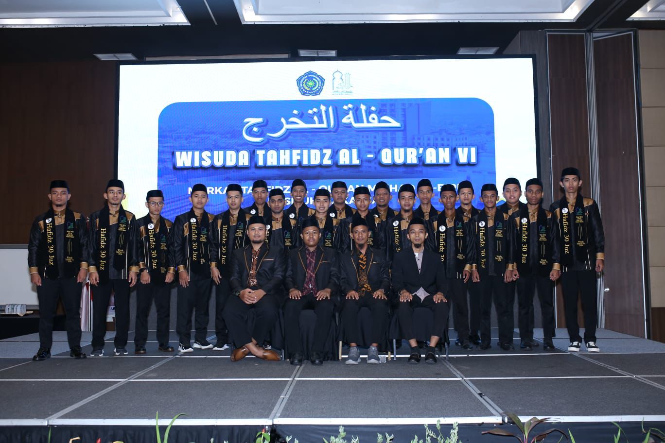 Dua Mahasiswa PAI UMPalopo Tuntaskan 30 Juz, Harumkan Kampus di Wisuda Tahfidz VI